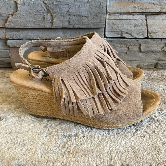 Minnetonka Wedges Sandal Ashley Espadrille Tassel Suede Leather Tan Open Toe: 9 - Picture 4 of 14